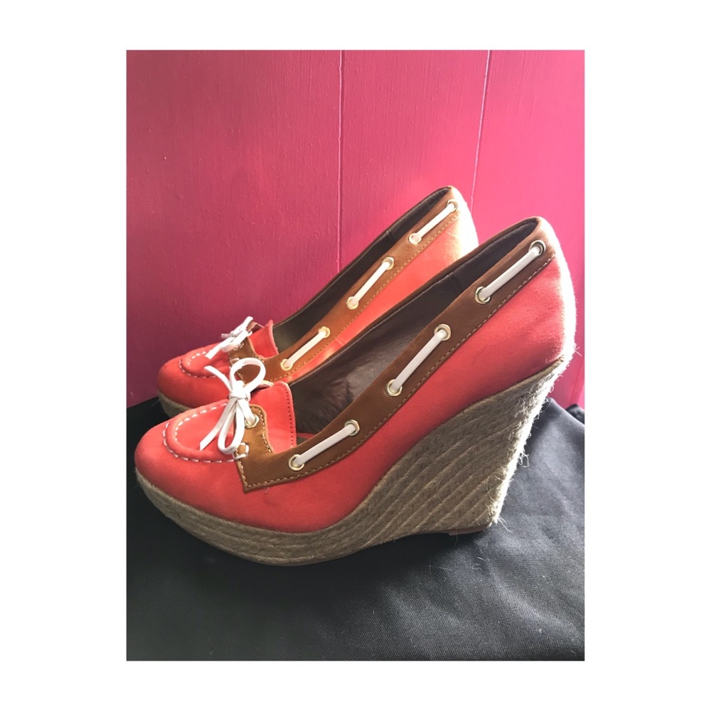 BRAND NEW size 7 wedges perfect for Summer!!